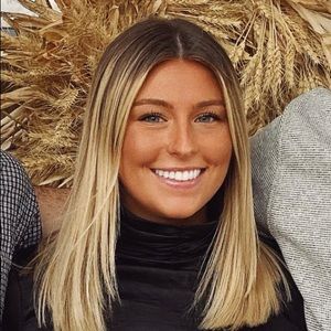 Meet your Posher, Caitlin